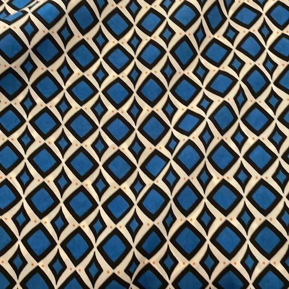 Unique Spectrum Blue Geometric Zipper Sleeveless Blouse - Picture 10 of 10